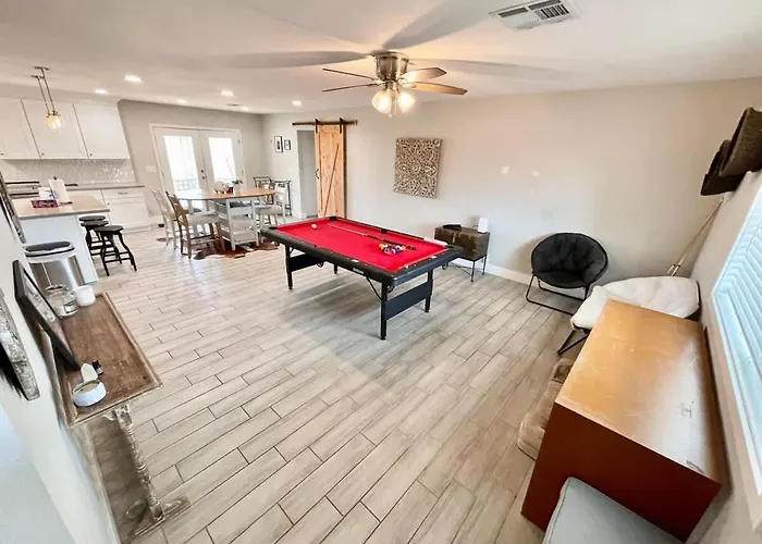 Clubhouse 1316 - 2 In Shared *